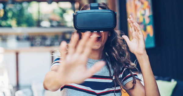 2017年に来る！広告界トレンドの背景を解説―「VR（バーチャルリアリティ）」